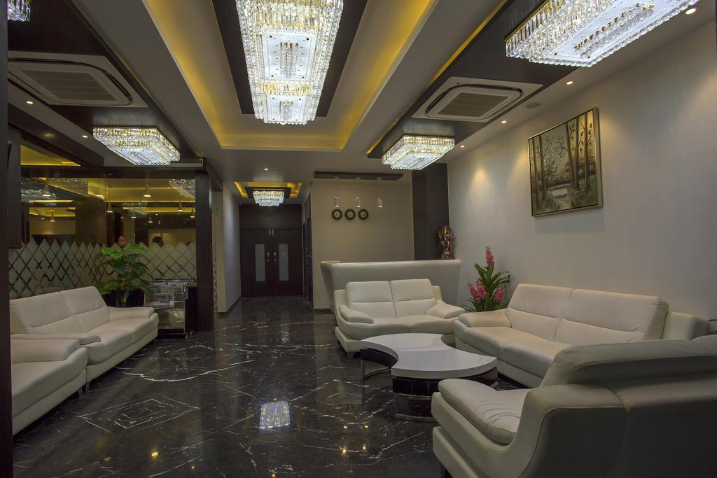 Отель Ravi Residency Morbi Экстерьер фото
