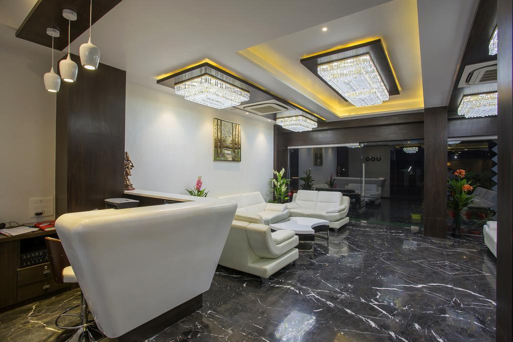 Отель Ravi Residency Morbi Экстерьер фото