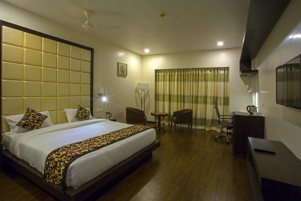 Отель Ravi Residency Morbi Номер фото